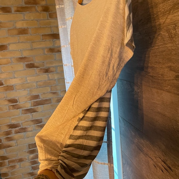 EDISTA T-Shirt, size Large - Picture 3 of 4